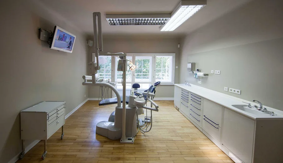 Moderne Zahnmedizin mit Zeit, Ruhe und Vertrauen.